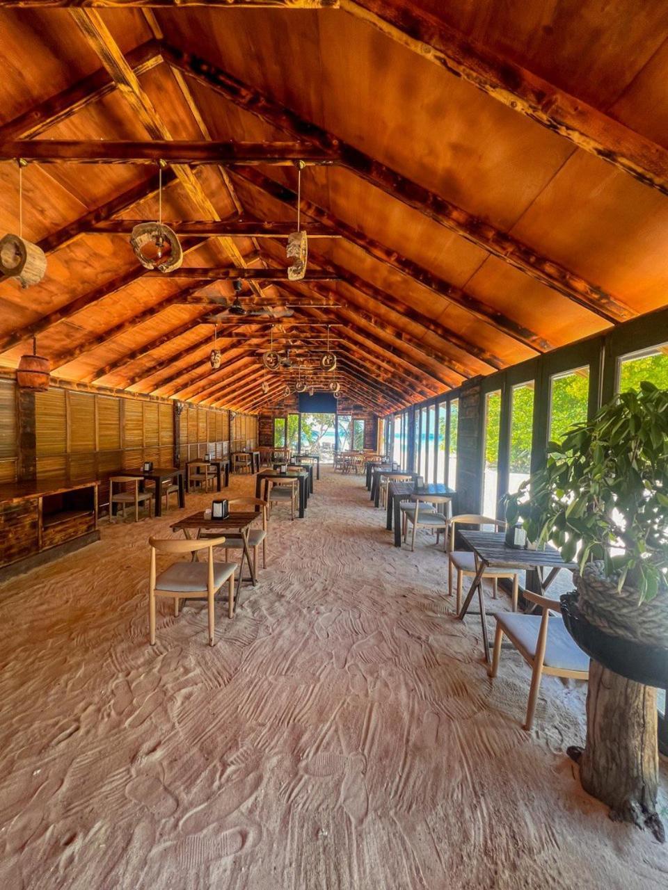 Tranquila Beach Hotel Rasdhoo Exteriör bild